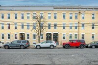 Building Photo - 428 Division St
