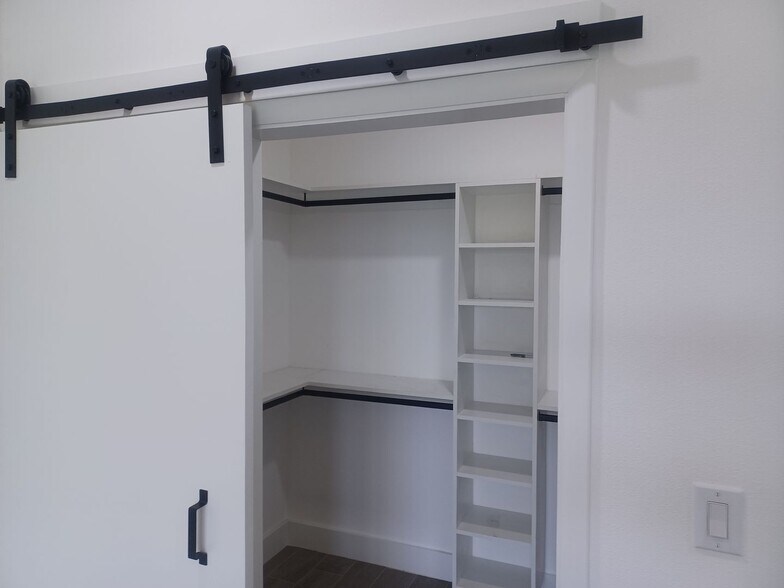 Building Photo - Available Now: Spacious 3 Bedroom / 2 Bathroom With a Large Fenced Yard
