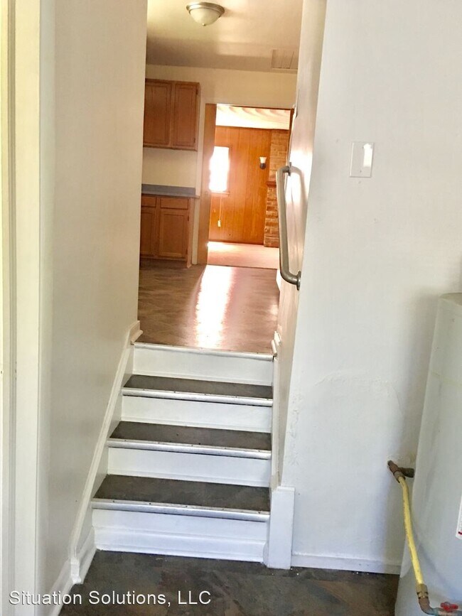 Building Photo - 3 br, 2 bath House - 1033 Georgetown Rd