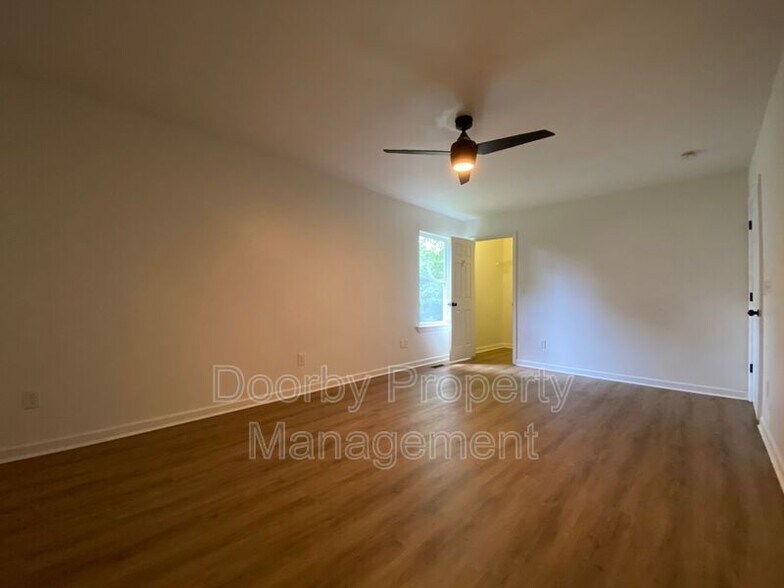 Building Photo - 2310 Cushman St