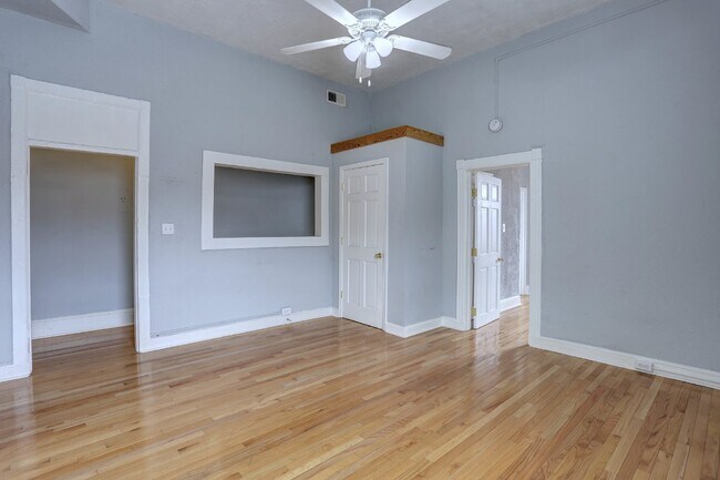 Building Photo - 2BD/1BA Spacious, Fabulous Fells Point Apartment