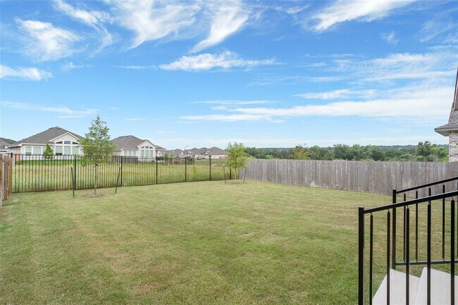Building Photo - 912 Leaning Oak Ln
