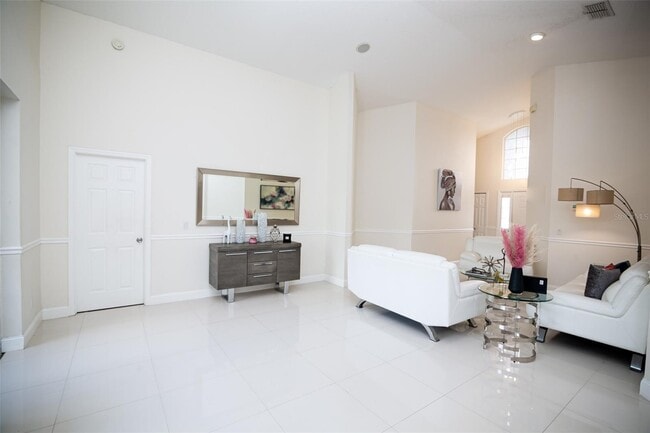 Building Photo - 4737 Chalfont Dr