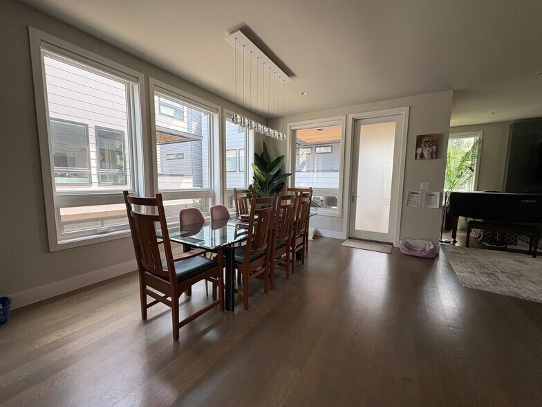 Dining Area - 11217 NE 88th St