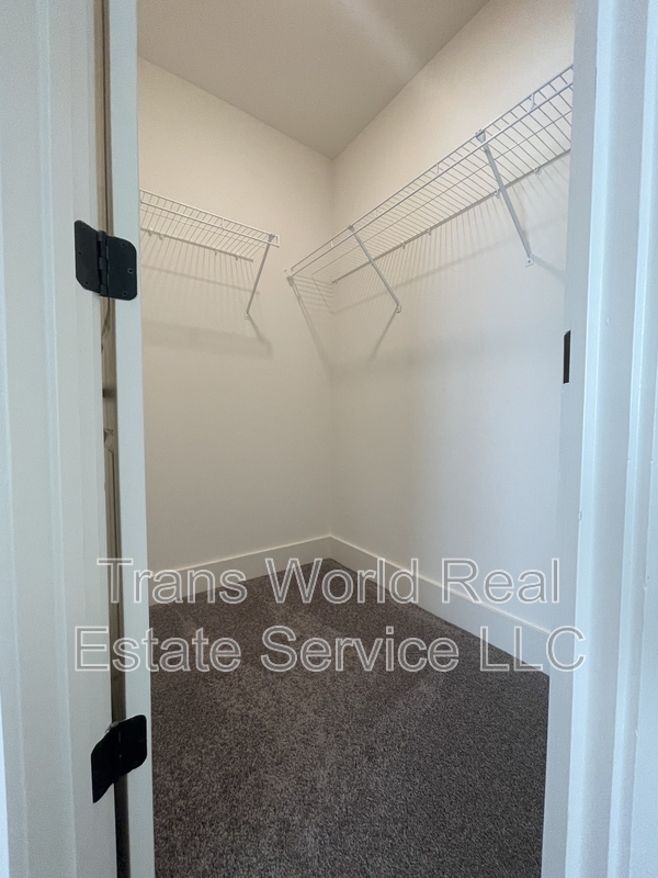 Building Photo - 146 N Auburn Landing Pl