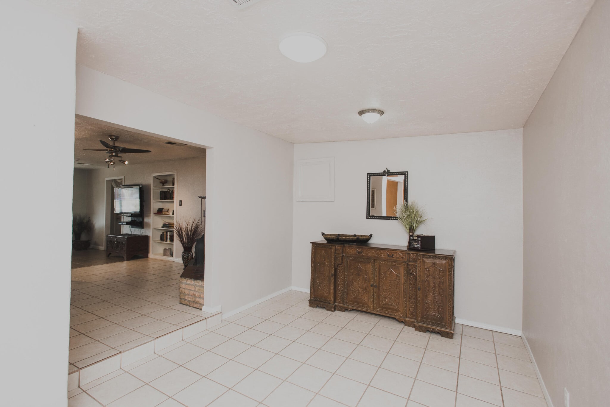 Building Photo - 10228 Belnap Pl