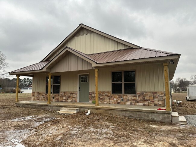 Building Photo - *New Construction* 4 Bd 2 Bth Home!