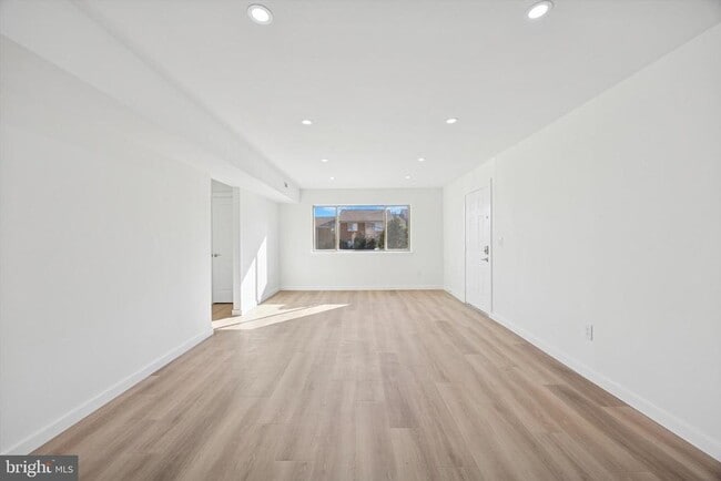 Building Photo - 507 Bradley Ct