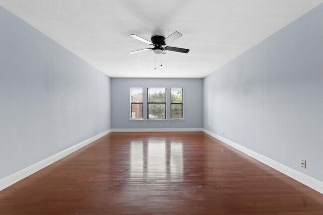 Building Photo - 12811 Huntsman Lake Dr