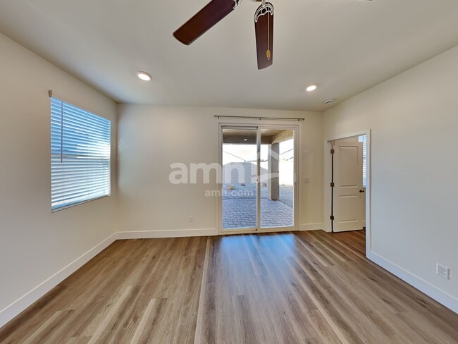 Building Photo - 510 Silverbell Fls Pl