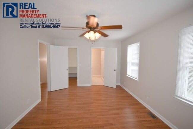 Building Photo - Spacious 3BR/2.5BA in Murfreesboro!