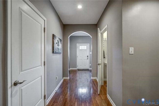 Building Photo - 441 Creekwillow Dr