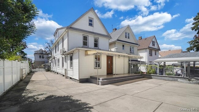 Building Photo - 107-43 Inwood St