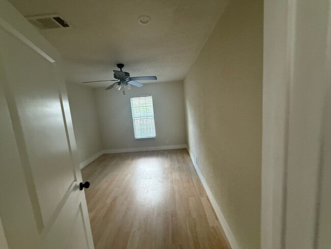 Building Photo - Lovely Denver Heights 3 Bed Home