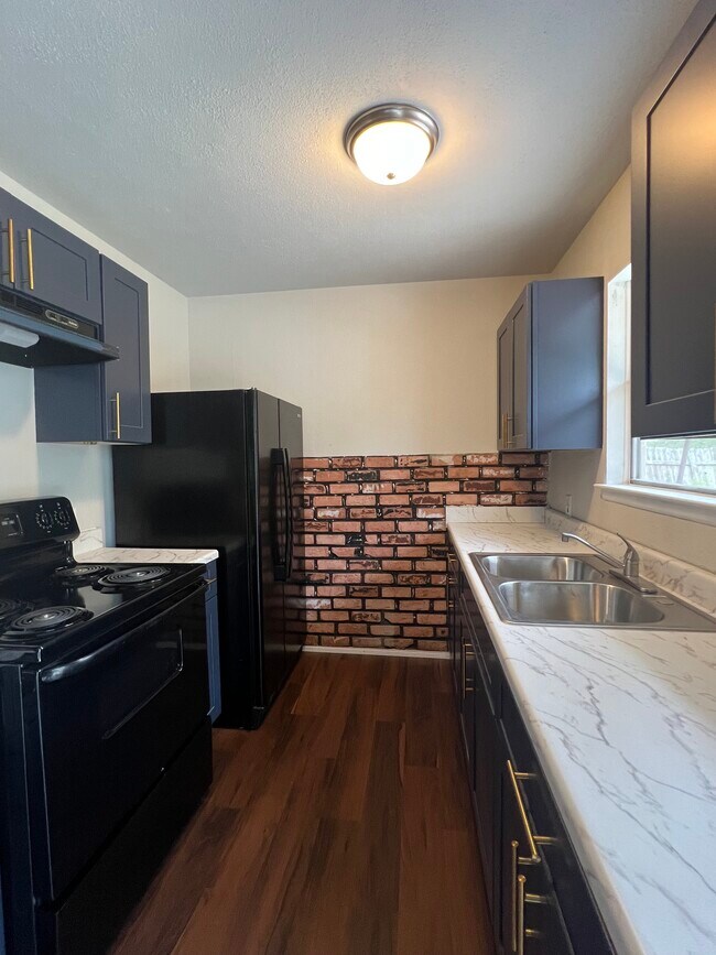 Building Photo - 4851 Castle Bow