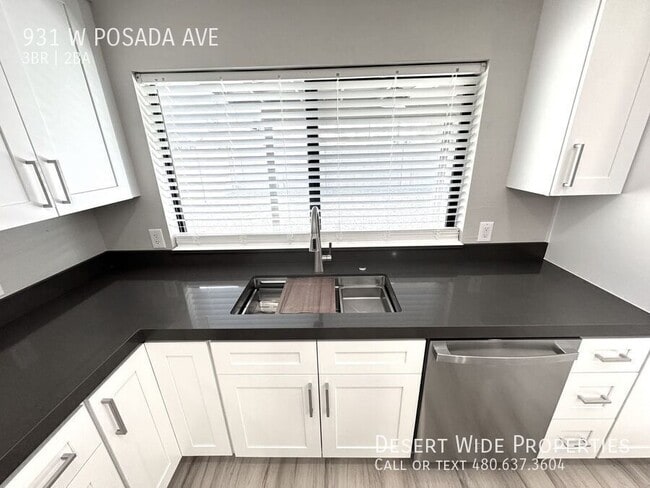 Building Photo - 931 W Posada Ave