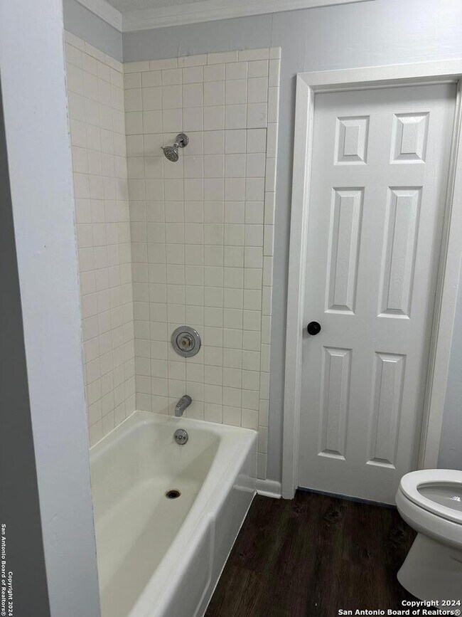 Building Photo - 7211 Westglade Dr