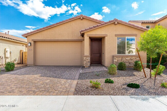 Primary Photo - 17625 W Colter St