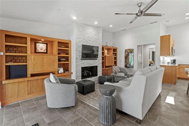 Building Photo - 2377 Harbour Oaks Dr