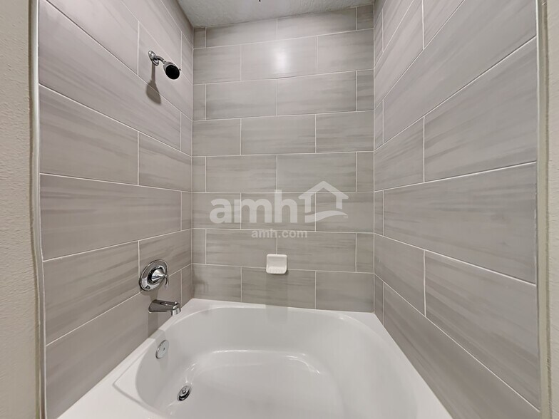 Building Photo - 295 Stone Arbor Ln