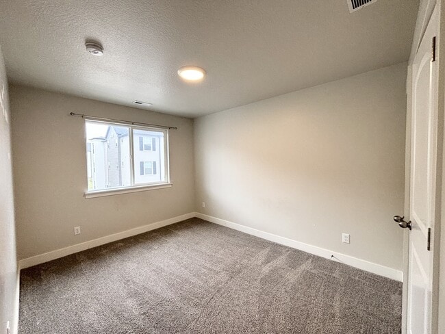 Building Photo - 3742 Canyon Falls Dr