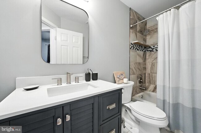 Building Photo - 9571 Basilwood Dr