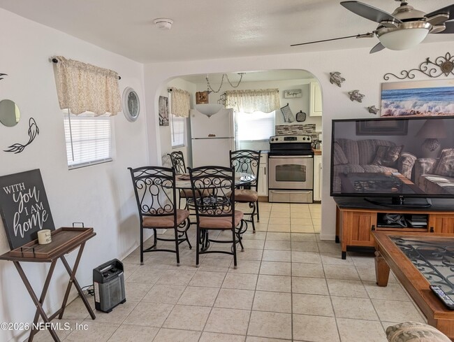 Building Photo - 231 5th Way