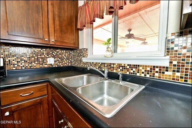 Building Photo - 7830 Basswood Ave