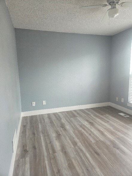 Building Photo - 6160 Fenton St