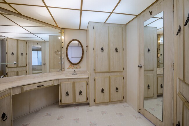 Building Photo - 25361 De Waide Ave