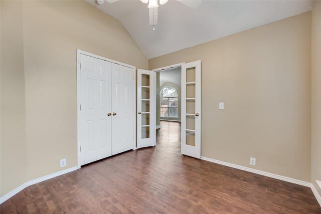 Building Photo - 10519 Camelot Dr