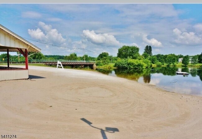 Building Photo - 306 Wagon Wheel Rd