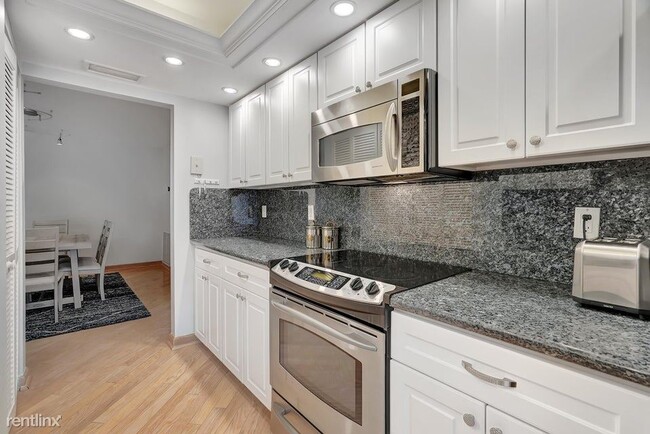 Building Photo - 3 br, 3 bath House - 3200 S Ocean Blvd Apt...