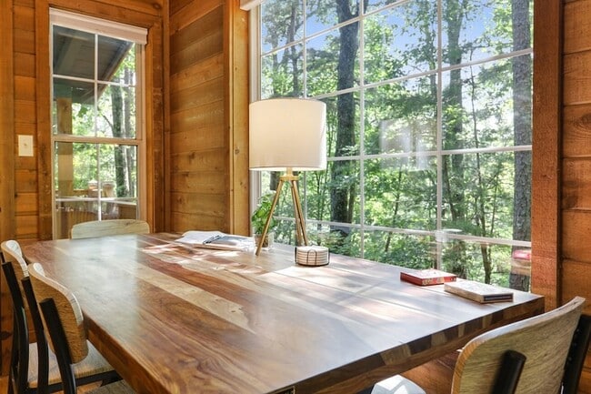 Building Photo - 166 Nantahala Pass Rd