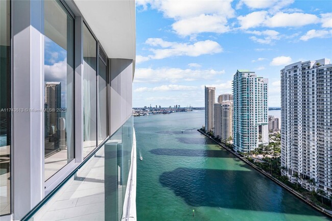 Building Photo - 300 Biscayne Blvd Way