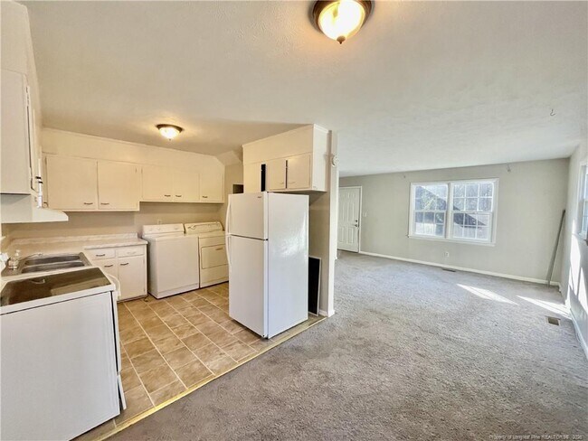 Building Photo - 830 Pilot Ave