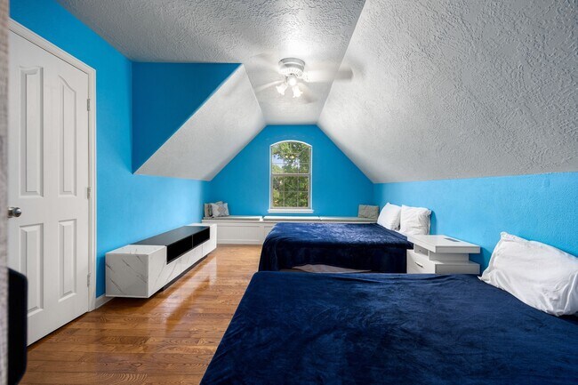 Building Photo - 21427 Tophill Dr