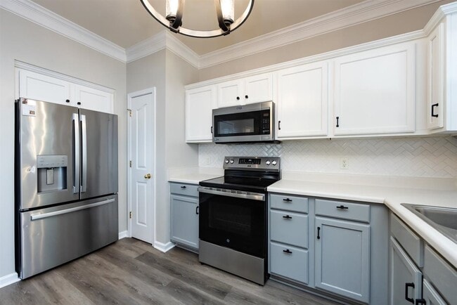 Building Photo - 4811 Sunburst Ln