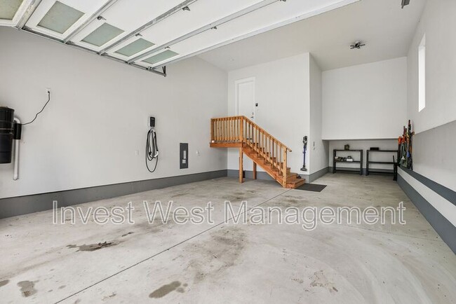 Building Photo - 1757 N Columbia Ridge Way