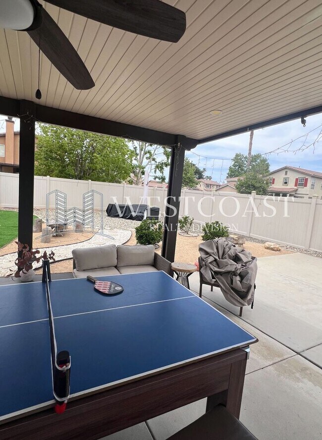 Building Photo - Charming 3-Bedroom Home with Spacious Back...