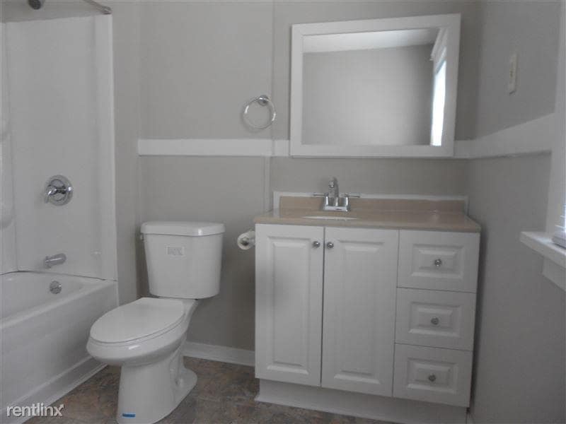 Building Photo - 32 Fuller Ave SE