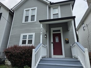 Building Photo - 297 Johnson St