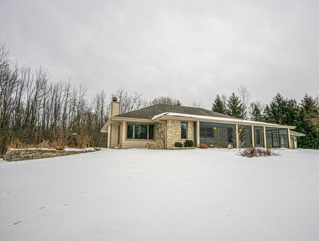 Building Photo - 10620 W Heather Dr