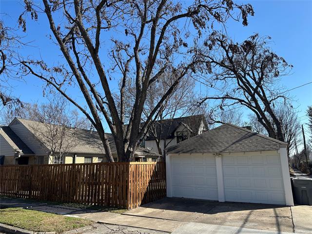 Building Photo - 6000 Kenwood Ave