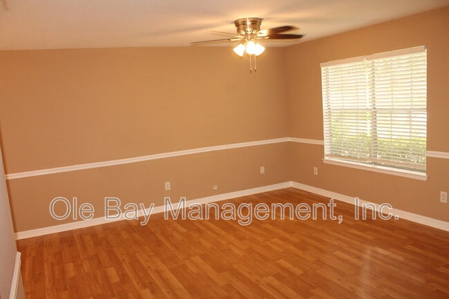 Building Photo - 1813 E Oakado Dr