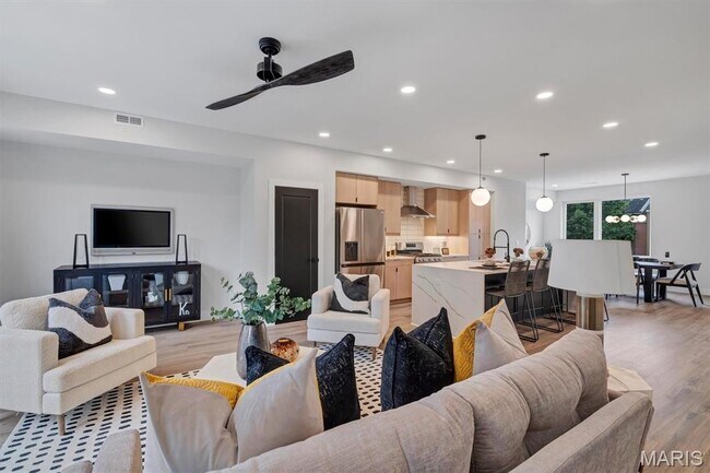 Building Photo - 513 Whittier St