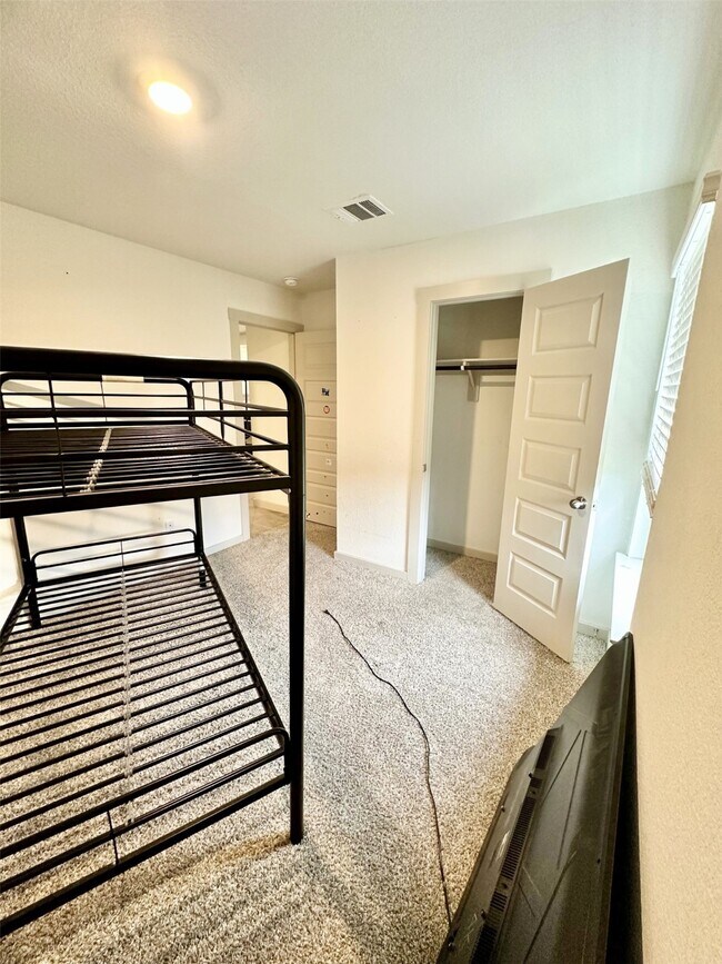Building Photo - 14510 Rain Tree Dr