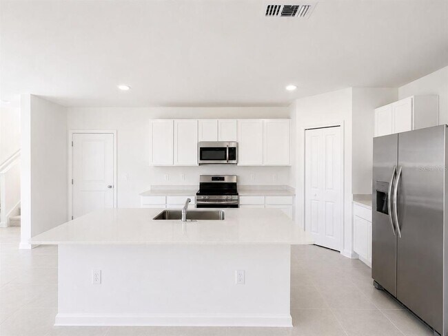 Building Photo - 2420 Bluestone Rd