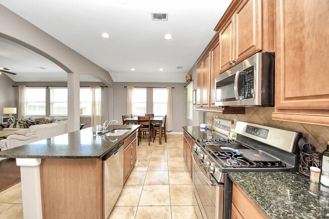 Building Photo - 6810 Hunters Trace Ln