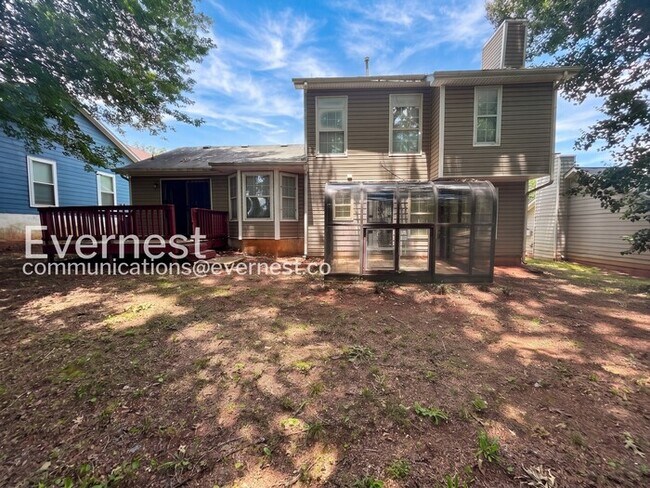 Building Photo - 3 Bed/2 Bath Spacious Home with Modern Features and Garage Parking! / Available Now!